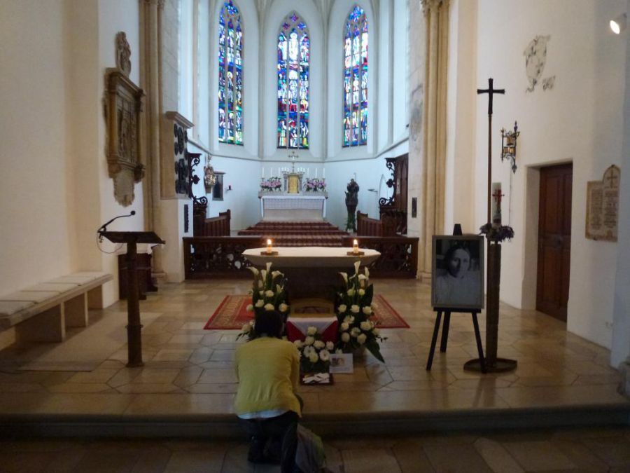 Reliquienverehrung beim Katholikentag in Regensburg