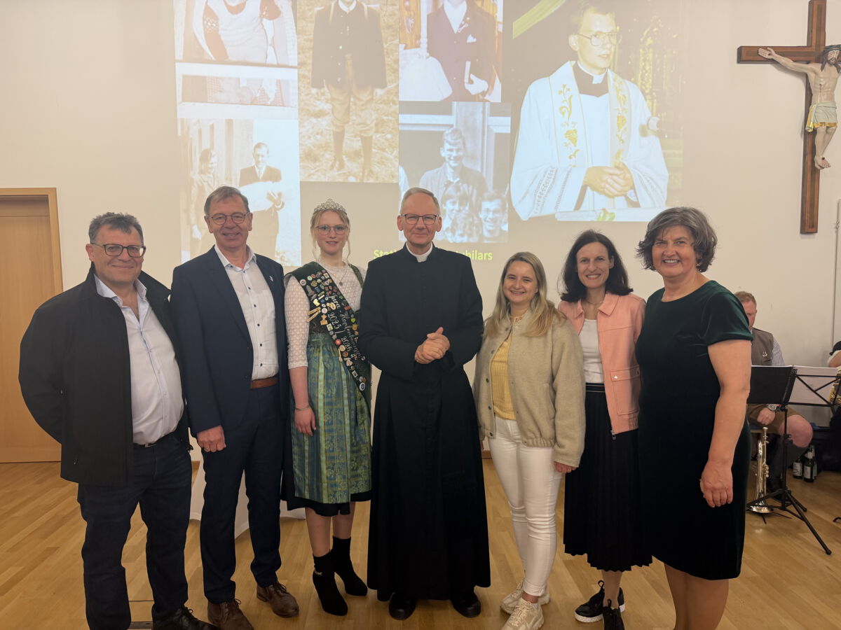 Pfarrer Josef Schemmerer feiert mit einem Stehempfang im Pilgersaal seine 60. Geburtstag